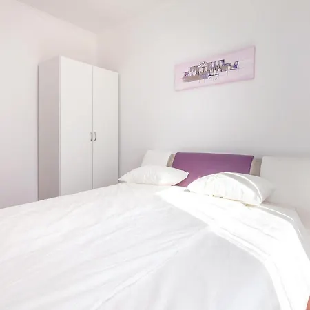 Holiday home Cozy In With Wifi Crikvenica